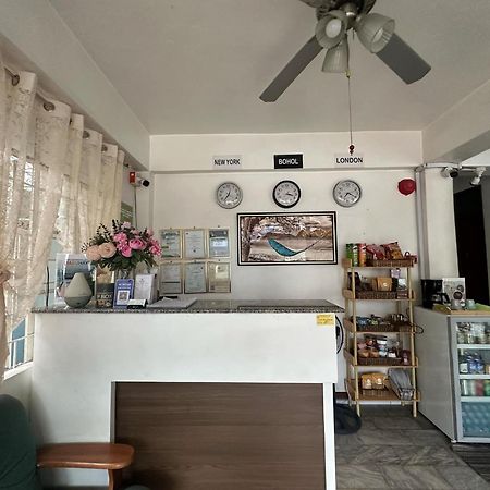 טאגבילראן סיטי Brielles Travellers Inn מראה חיצוני תמונה